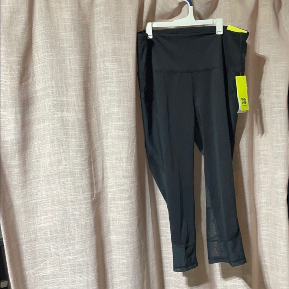 All In Motion High Rise Capri Leggings